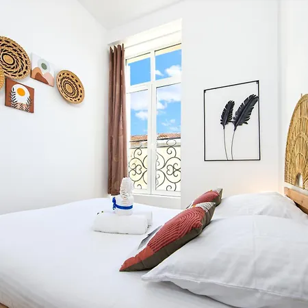 Apartment Jardin Des Muses Iii - 2 Pieces - Carre D'or *