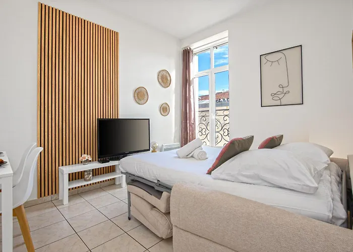 Apartment Jardin Des Muses Iii - 2 Pieces - Carre D'or *